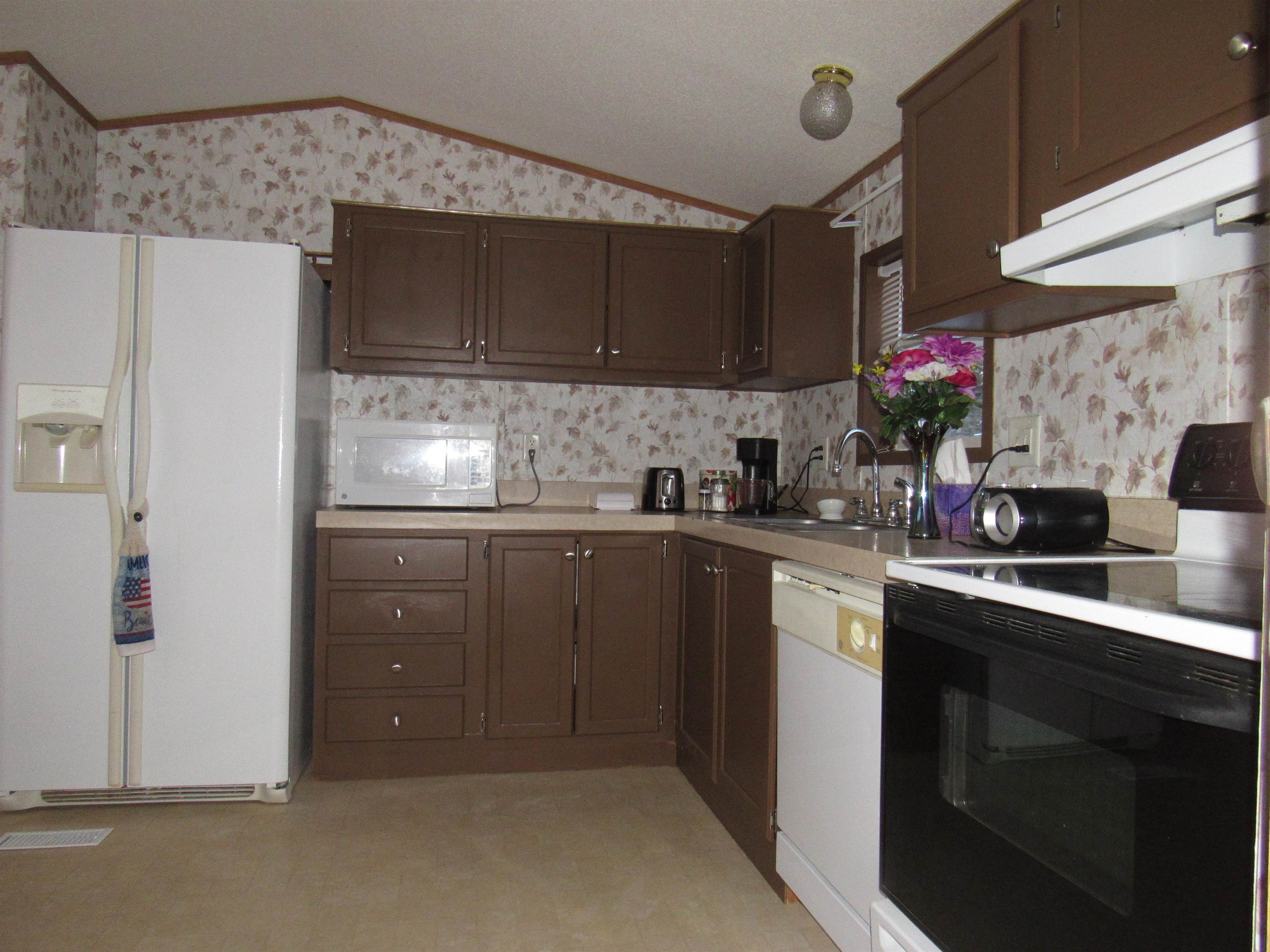 2477 Highway 5, Unit B1 Derby, VT 05829 - Photo 22 of 31