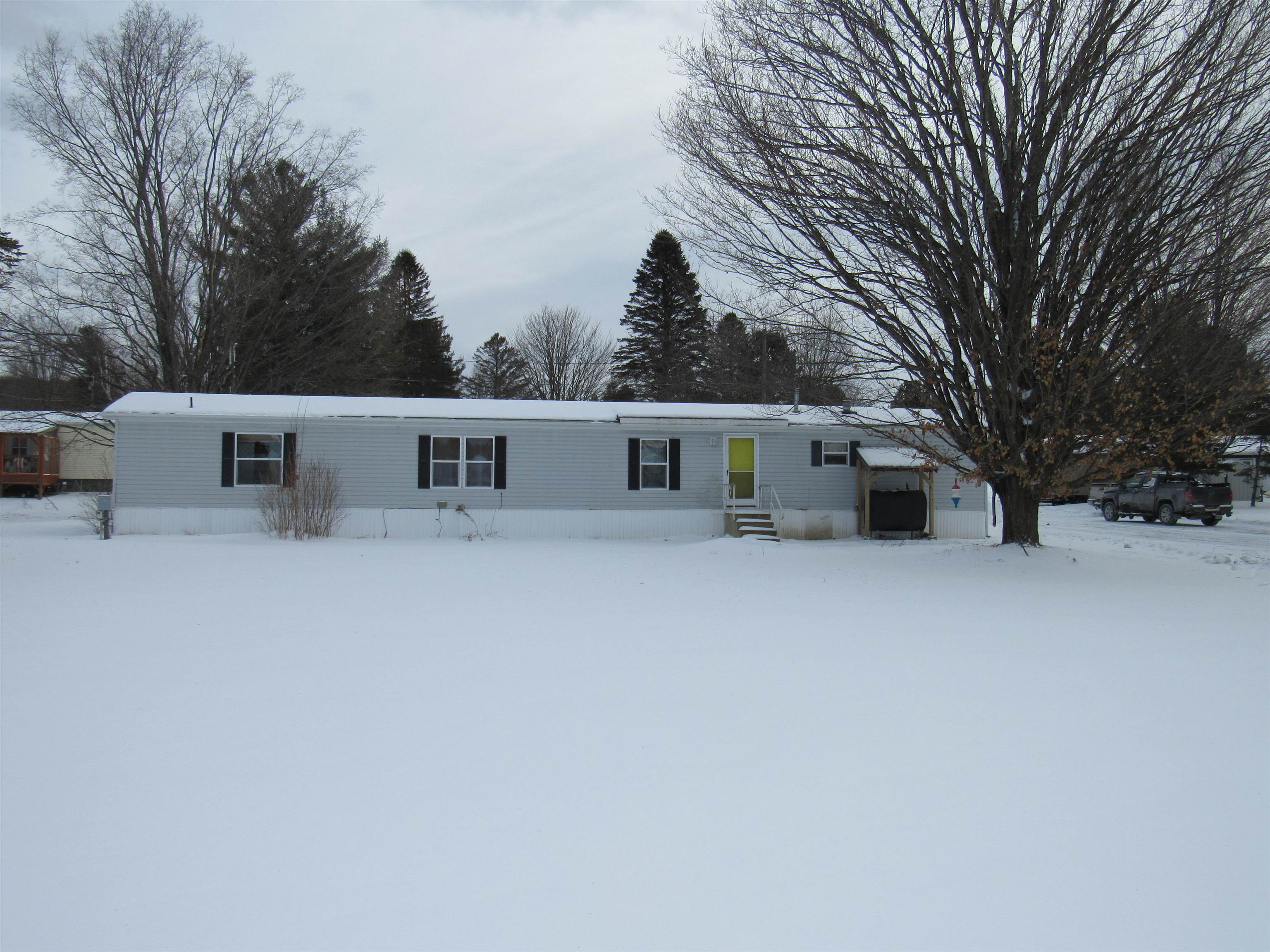 2477 Highway 5, Unit B1 Derby, VT 05829 - Photo 6 of 31