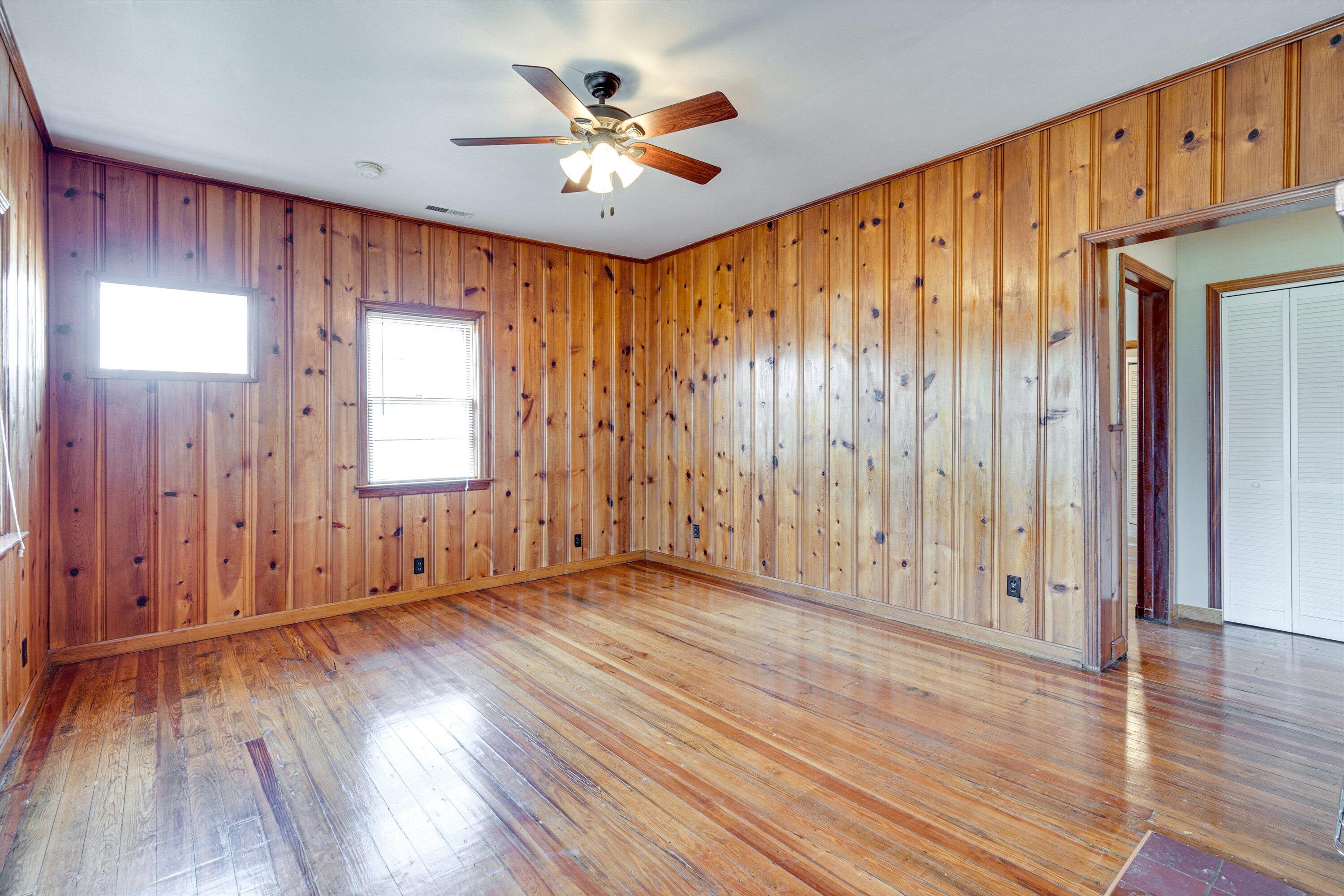 9113 Springfield Road Soddy Daisy, TN 37379 - Photo 11 of 23 BDDE6680-DF33-4AF0-A902-1C8BE7EEA1B8