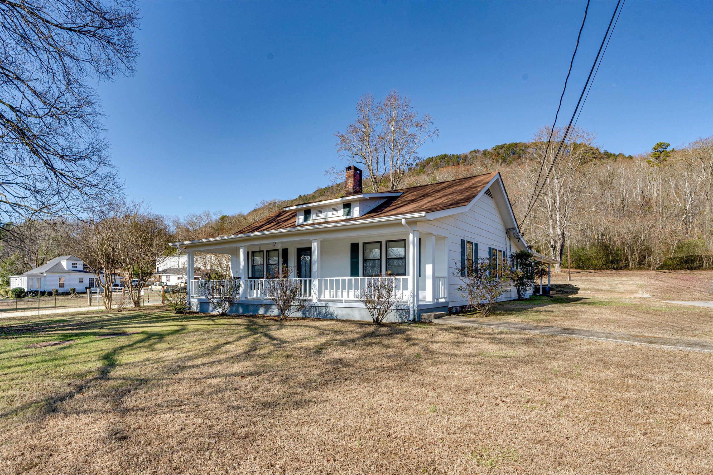 9113 Springfield Road Soddy Daisy, TN 37379 - Photo 2 of 23 B130FF3C-8F6A-4439-B387-FB7142529F37