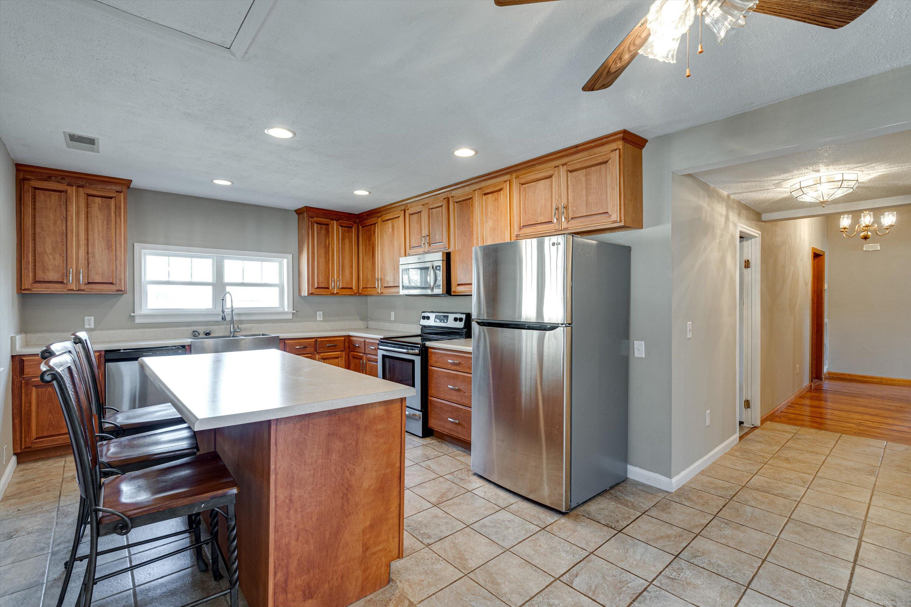 9113 Springfield Road Soddy Daisy, TN 37379 - Photo 4 of 23 9E8E2EC2-8454-4B10-8B7C-A44154EEA730