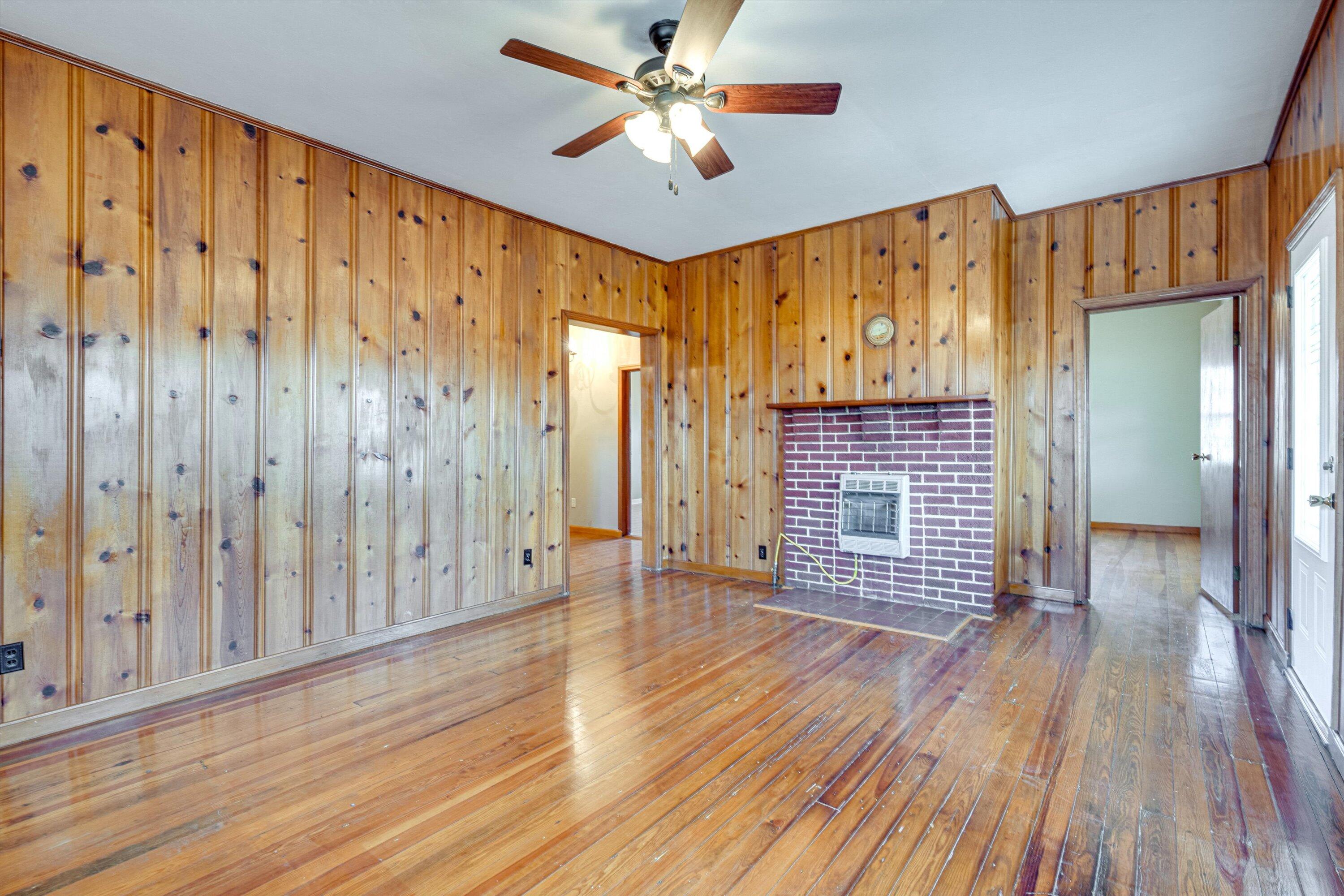 9113 Springfield Road Soddy Daisy, TN 37379 - Photo 9 of 23 E46D96ED-65C1-47AF-8073-B732297536B9