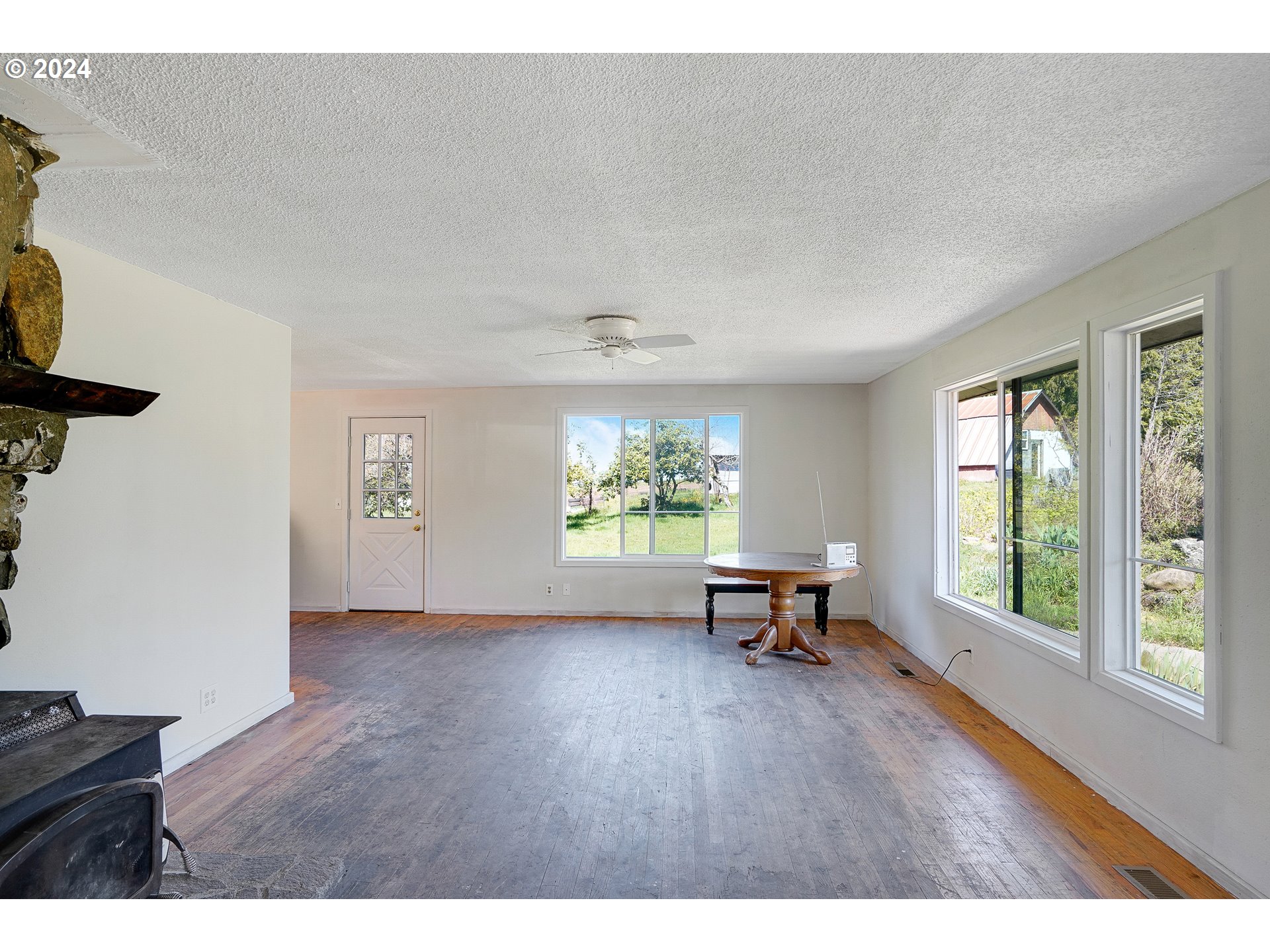 20471 Bridge Creek Road Southeast Silverton, OR 97381 - Photo 15 of 38 Gallery Image 15