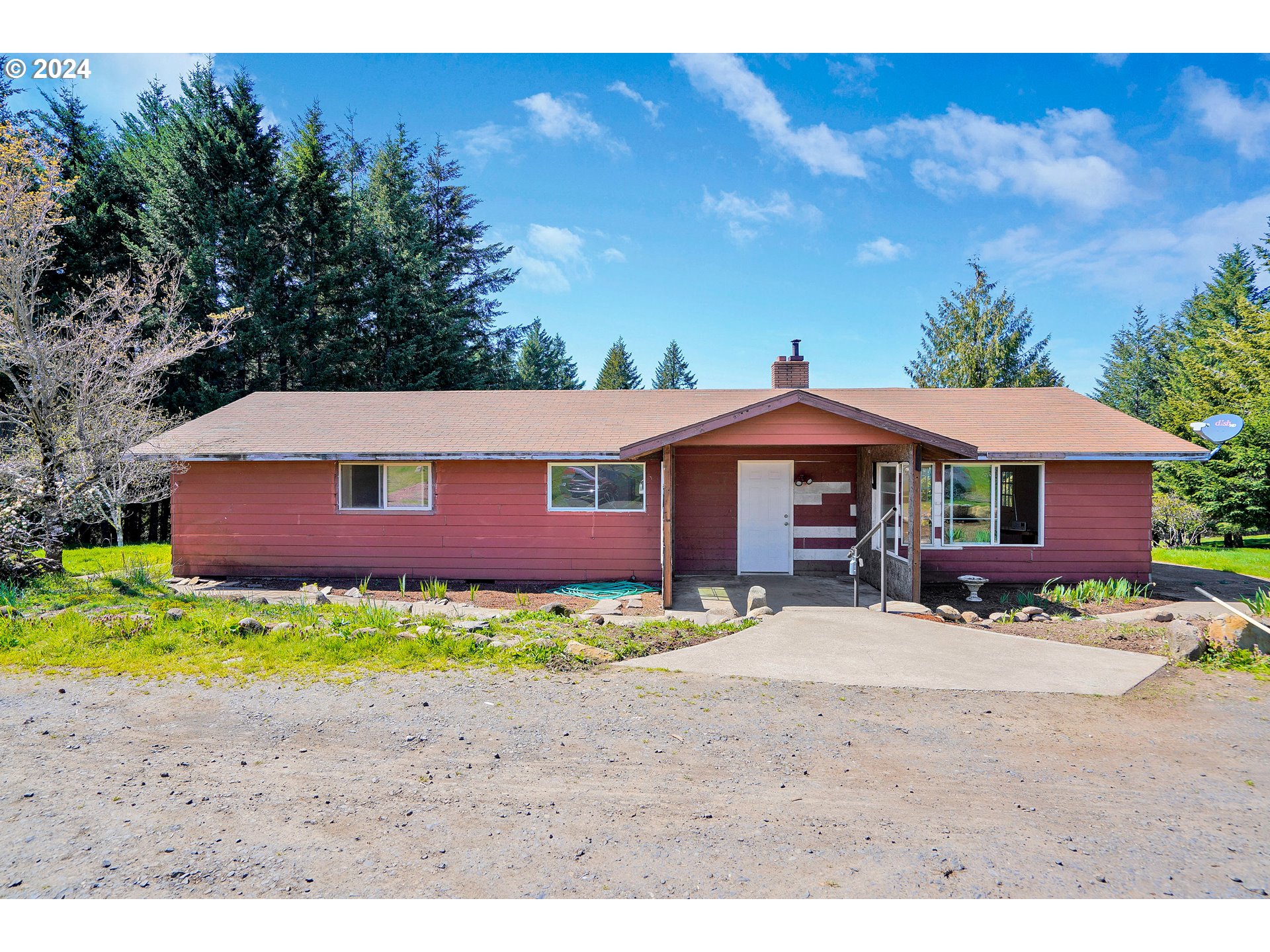 20471 Bridge Creek Road Southeast Silverton, OR 97381 - Photo 5 of 38 Gallery Image 5