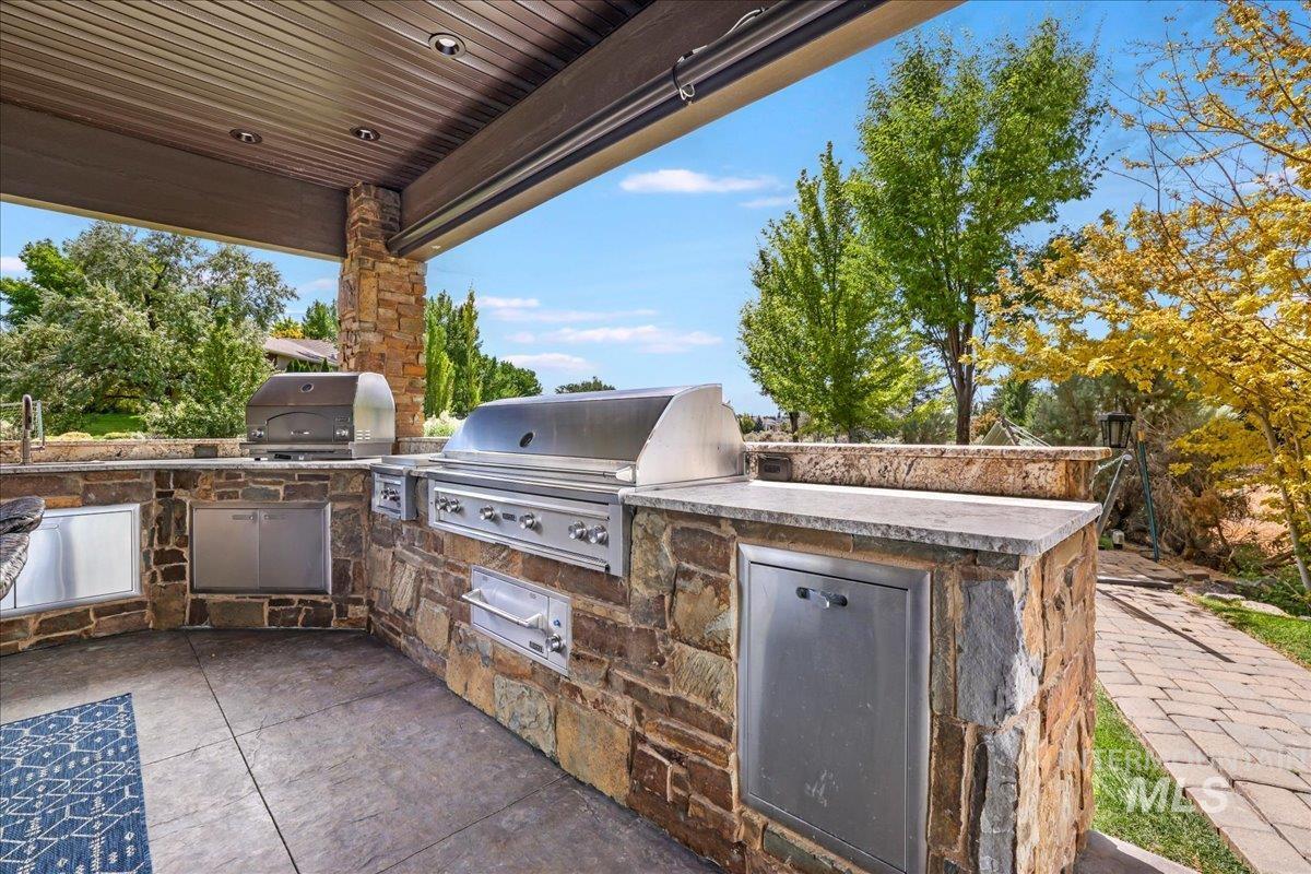 3365 Willow Way Twin Falls, ID 83301 - Photo 40 of 50 View of patio with an outdoor kitchen