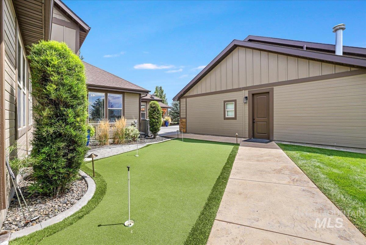 3365 Willow Way Twin Falls, ID 83301 - Photo 44 of 50 View of yard featuring an area to practice putting