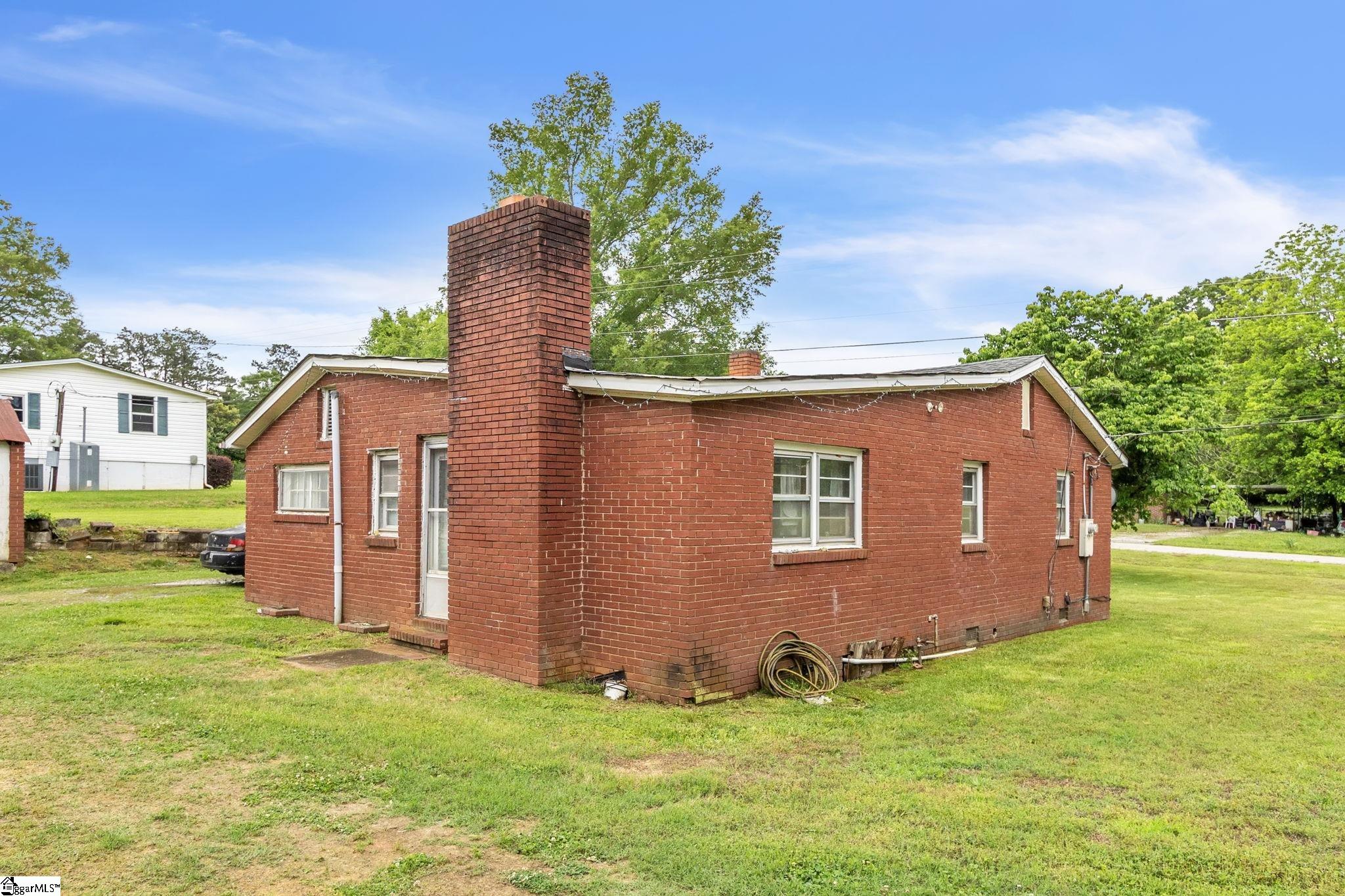 2012 Airport Road Greenwood, SC 29649 - Photo 4 of 25 Gallery Image 4