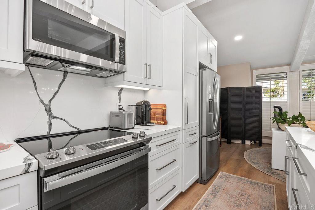 2327 Caringa Way, Unit 3 Carlsbad, CA 92009 - Photo 20 of 48 Kitchen