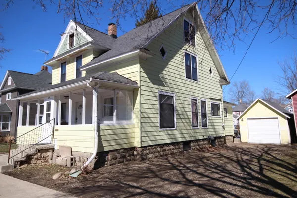 $179,000 | 114 West Park Street, Vicksburg, MI 49097