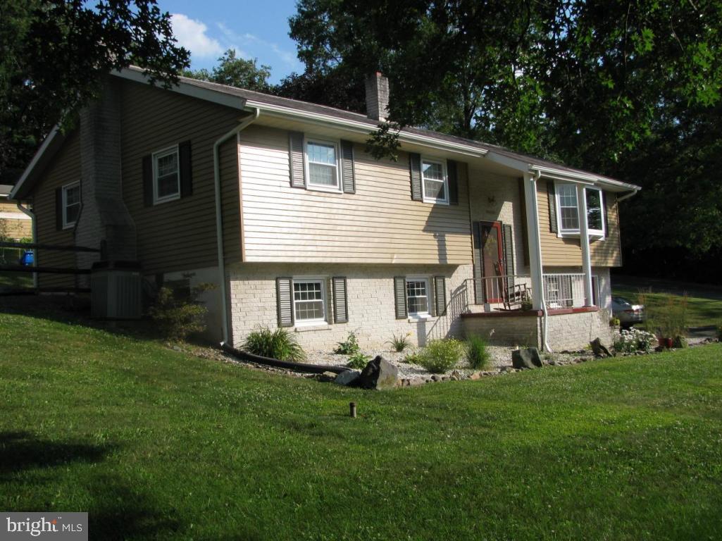 302 Hillside Road Elizabethtown, PA 17022 - Photo 1 of 16 Gallery Image 1