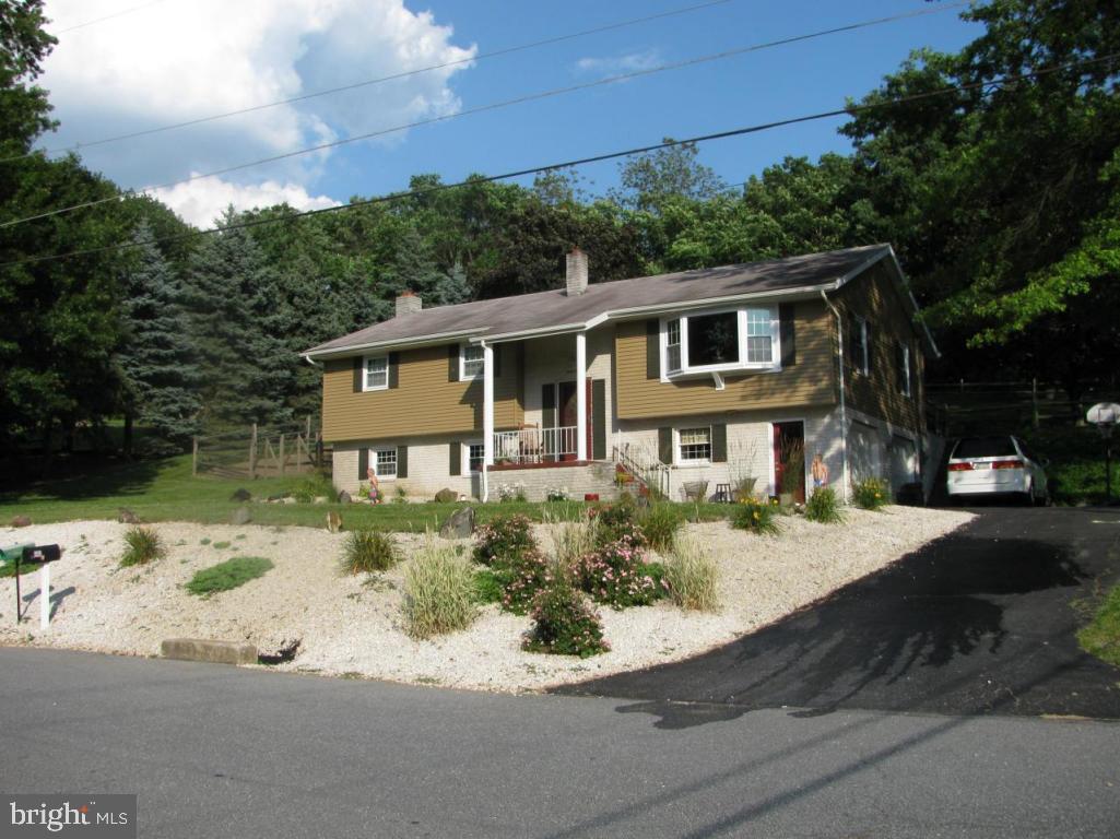 302 Hillside Road Elizabethtown, PA 17022 - Photo 2 of 16 Gallery Image 2