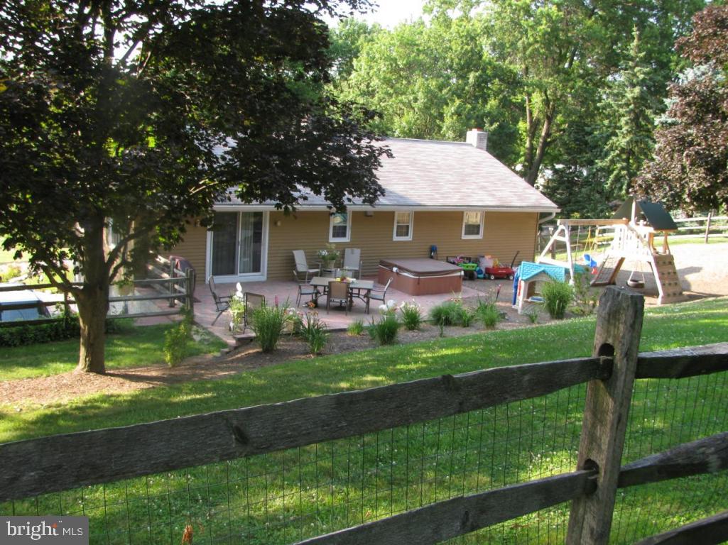 302 Hillside Road Elizabethtown, PA 17022 - Photo 3 of 16 Gallery Image 3
