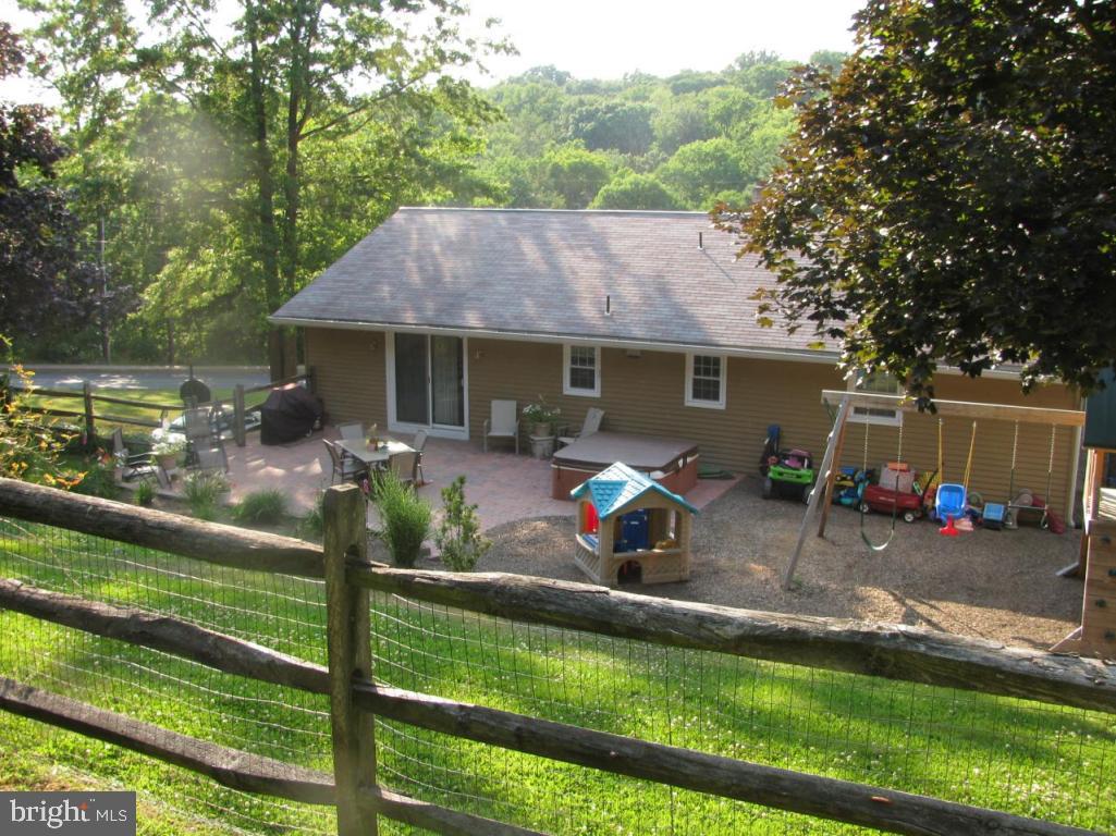 302 Hillside Road Elizabethtown, PA 17022 - Photo 4 of 16 Gallery Image 4