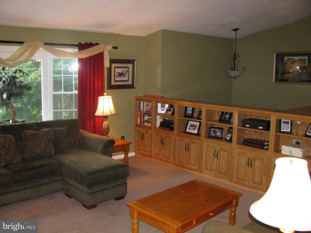 302 Hillside Road Elizabethtown, PA 17022 - Photo 6 of 16 Gallery Image 6