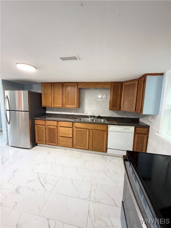 533 Adam Street Tonawanda, NY 14150 - Photo 12 of 28