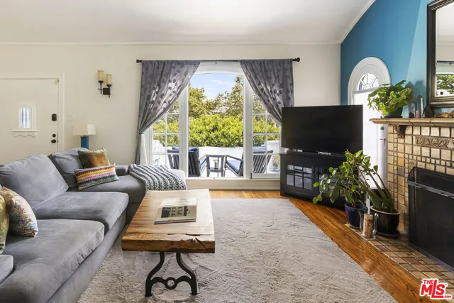 $1,888,888 | 1569 South Orange Grove Avenue, Los Angeles, CA 90019