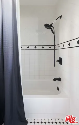 $1,888,888 | 1569 South Orange Grove Avenue, Los Angeles, CA 90019