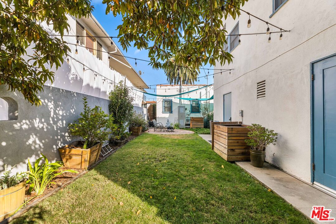 1569 South Orange Grove Avenue Los Angeles, CA 90019 - Photo 30 of 47