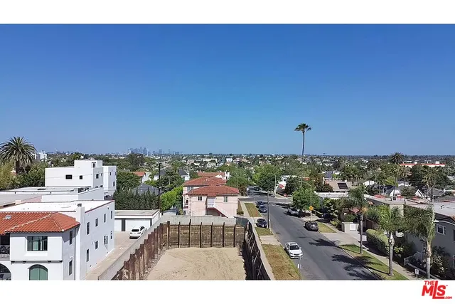 $1,888,888 | 1569 South Orange Grove Avenue, Los Angeles, CA 90019