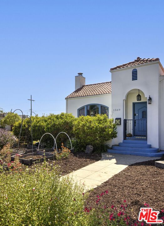 1569 South Orange Grove Avenue Los Angeles, CA 90019 - Photo 5 of 47