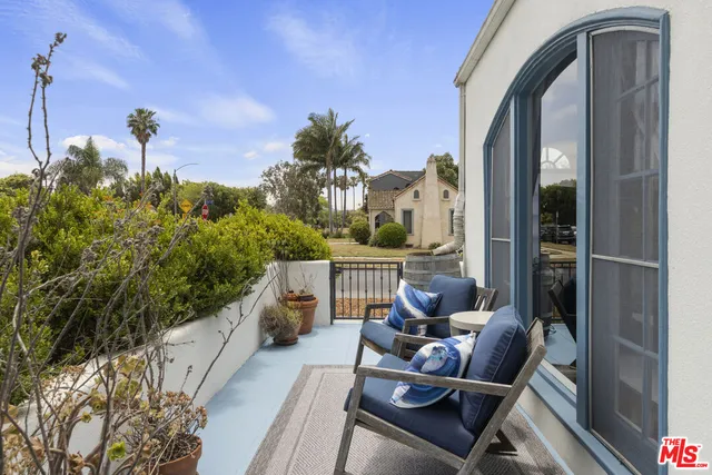 $1,888,888 | 1569 South Orange Grove Avenue, Los Angeles, CA 90019