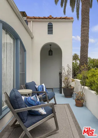 $1,888,888 | 1569 South Orange Grove Avenue, Los Angeles, CA 90019