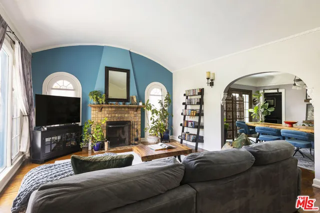 $1,888,888 | 1569 South Orange Grove Avenue, Los Angeles, CA 90019