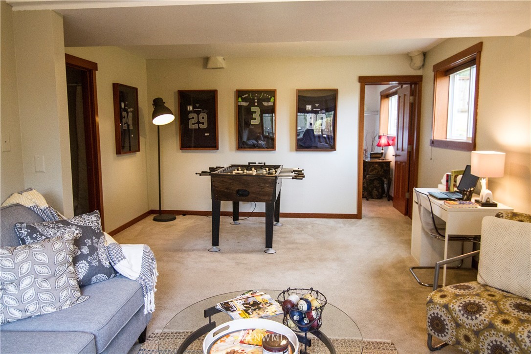 14251 147th Place Southeast Renton, WA 98059 - Photo 21 of 23 Gallery Image 21