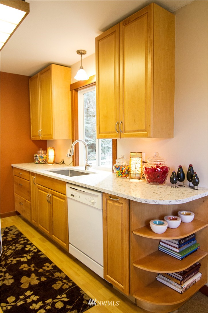 14251 147th Place Southeast Renton, WA 98059 - Photo 10 of 23 Gallery Image 10