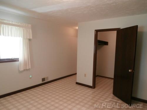965 North Hintz Road Owosso, MI 48867 - Photo 20 of 33 31261549-19.JPG