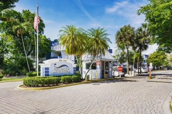 $2,200 | 9373 Fontainebleau Boulevard, Unit K217, Miami, FL 33172