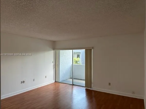 $2,200 | 9373 Fontainebleau Boulevard, Unit K217, Miami, FL 33172
