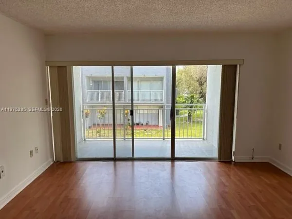 $2,200 | 9373 Fontainebleau Boulevard, Unit K217, Miami, FL 33172