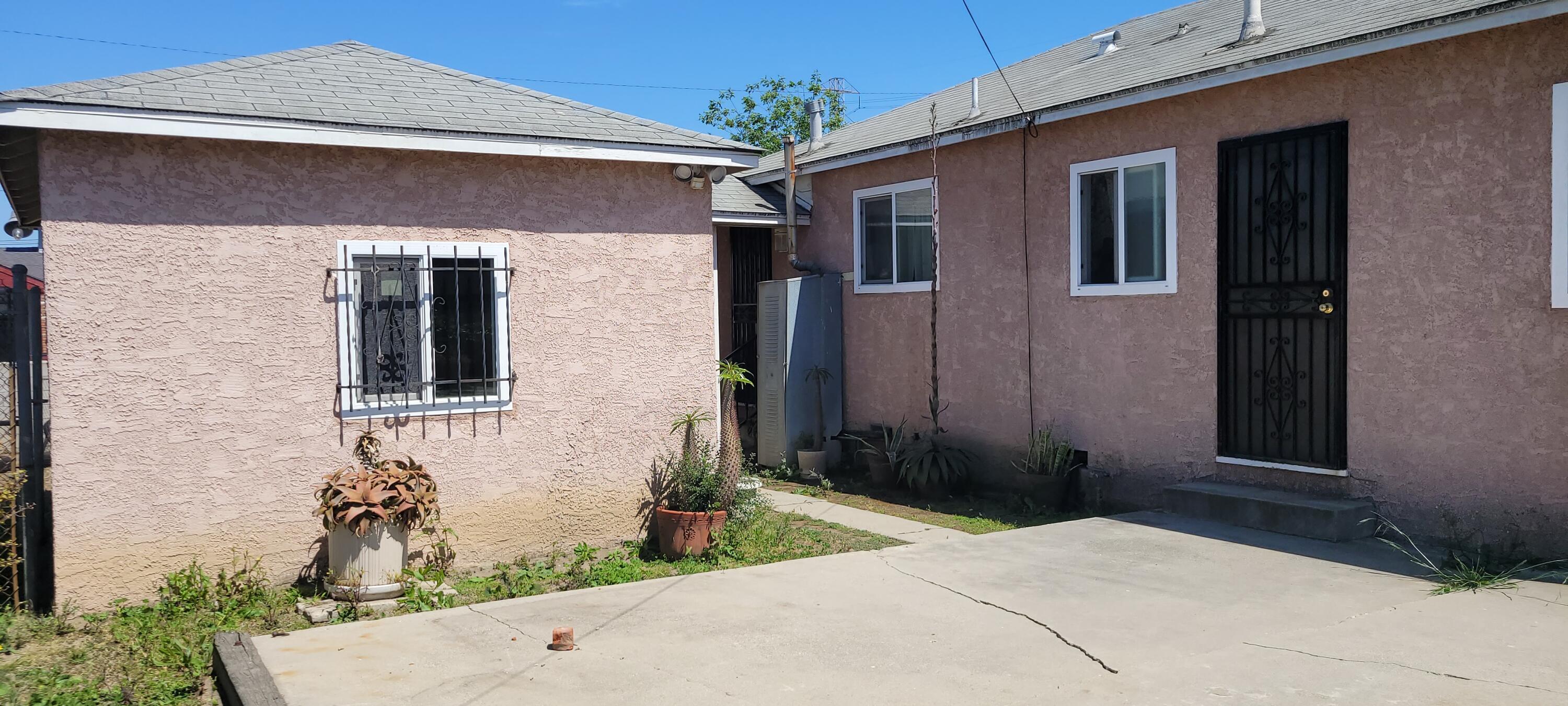 1103 West Bennett Street Compton, CA 90220 - Photo 16 of 20 a front view of a house