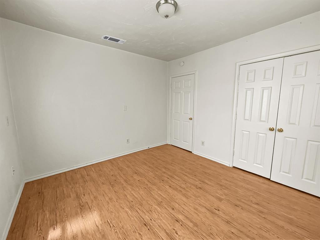 109 South 5th Street Sanger, TX 76266 - Photo 8 of 15