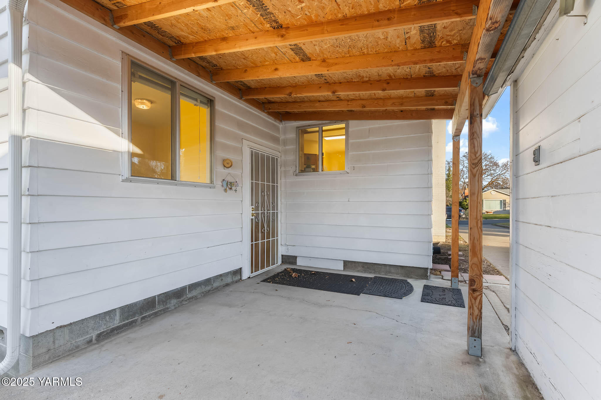 304 North 35th Avenue Yakima, WA 98902 - Photo 30 of 31 19. Back covered patio
