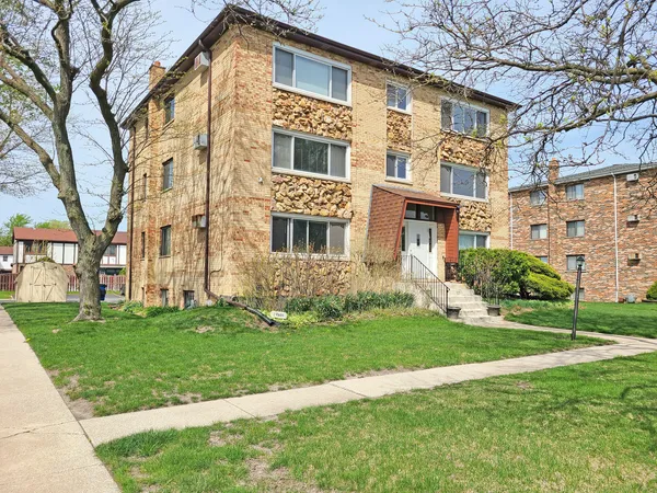 $1,500 | 2 Paxos Drive, Unit 1W, Palos Hills, IL 60465