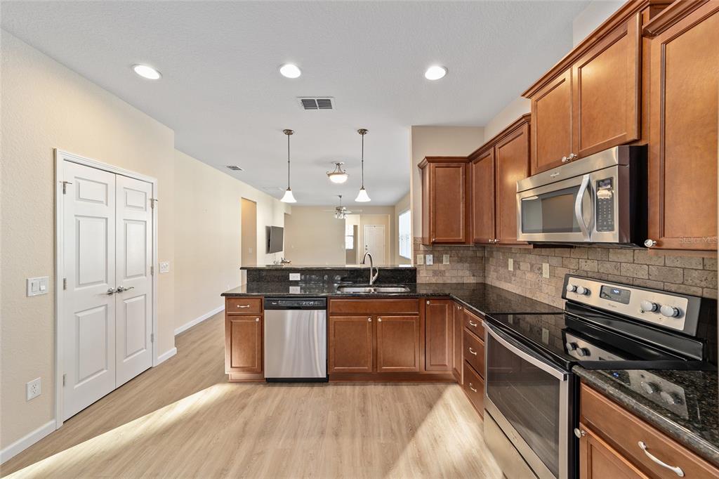 9119 Southwest 70th Loop Ocala, FL 34481 - Photo 16 of 53