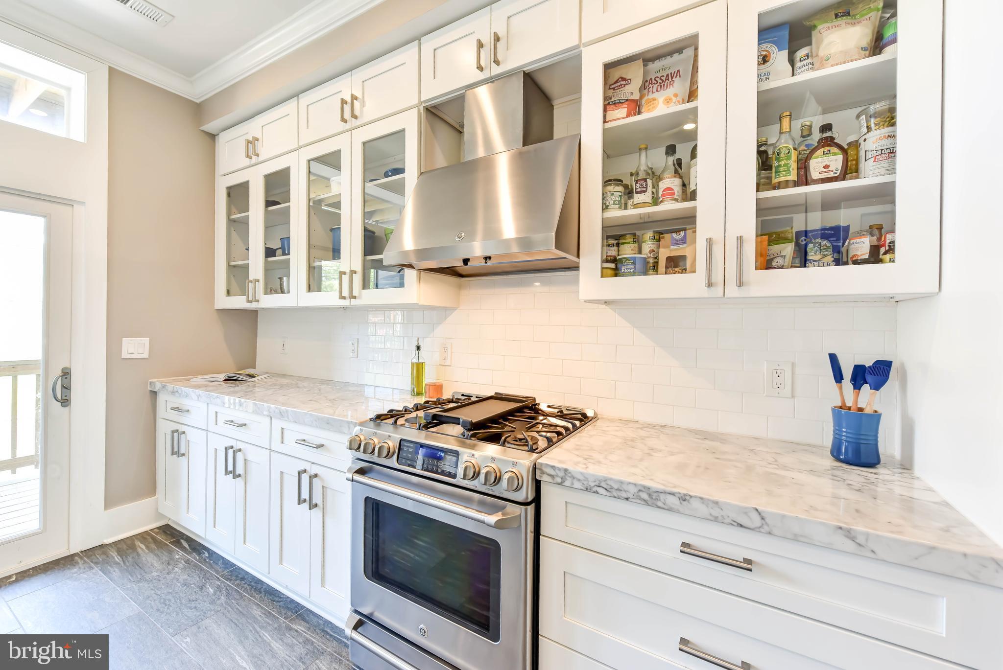 49 Adams Street Northwest Washington, DC 20001 - Photo 7 of 30