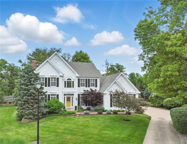 $995,000 | 884 Craig Forest Lane, St. Louis, MO 63122