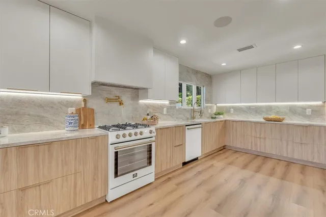 $3,990,000 | 266 Mabery Road, Santa Monica, CA 90402