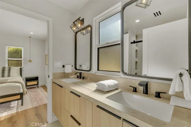 $3,990,000 | 266 Mabery Road, Santa Monica, CA 90402