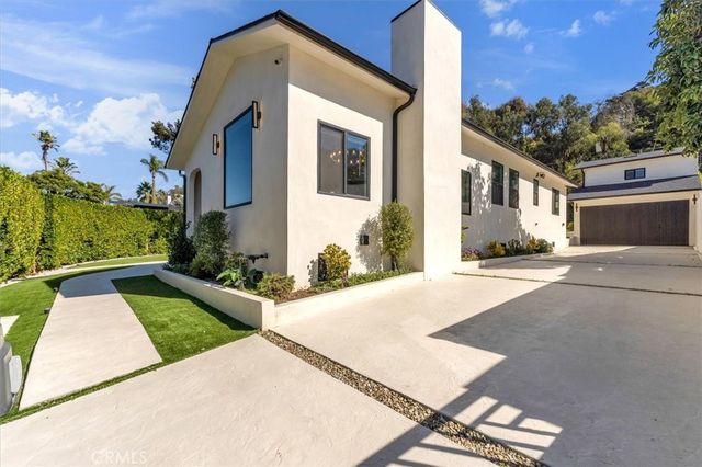 $3,990,000 | 266 Mabery Road, Santa Monica, CA 90402