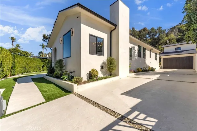 $3,990,000 | 266 Mabery Road, Santa Monica, CA 90402