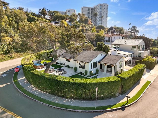 $3,990,000 | 266 Mabery Road, Santa Monica, CA 90402