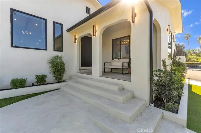 $3,990,000 | 266 Mabery Road, Santa Monica, CA 90402