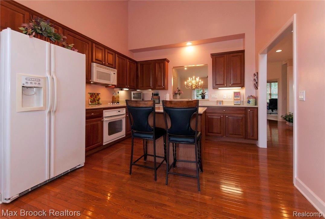 3655 Tremonte Circle Rochester, MI 48306 - Photo 4 of 35 4.jpg