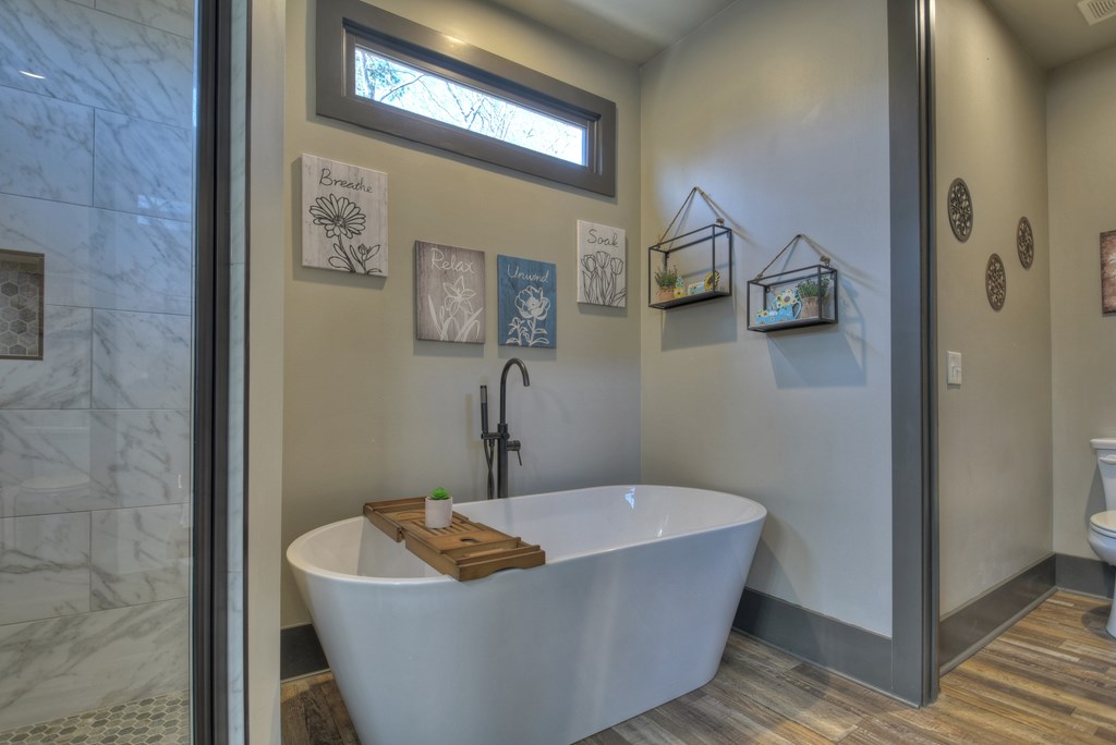 237 Doll Mountain Road Ellijay, GA 30540 - Photo 25 of 45 Master bath