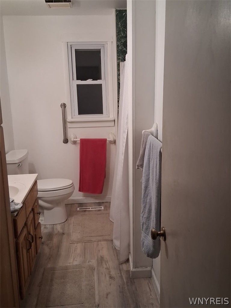 6342 Campbell Boulevard Pendleton, NY 14094 - Photo 5 of 10 Bathroom
