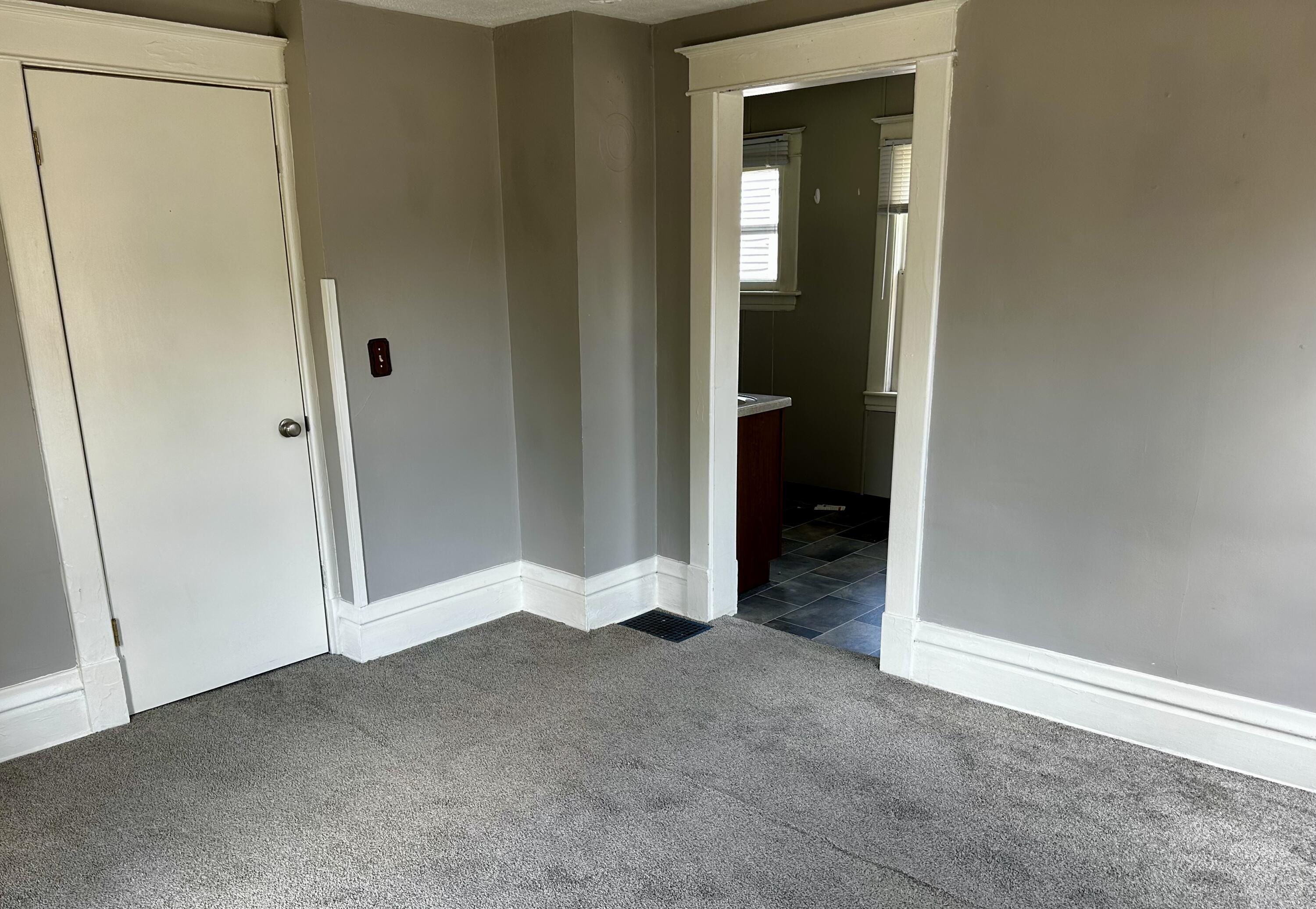 429 Davis Street Kalamazoo, MI 49007 - Photo 13 of 35 Unit 3 Bed #2